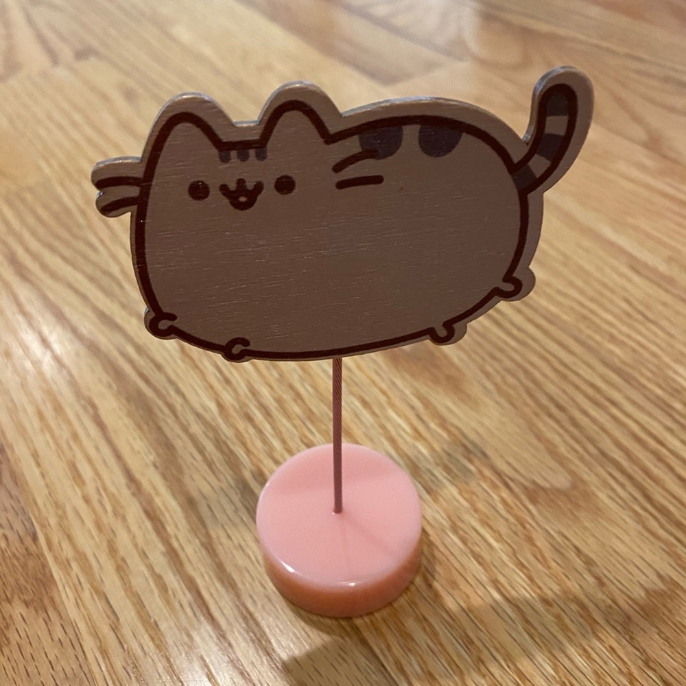 Pusheen Photo Holder